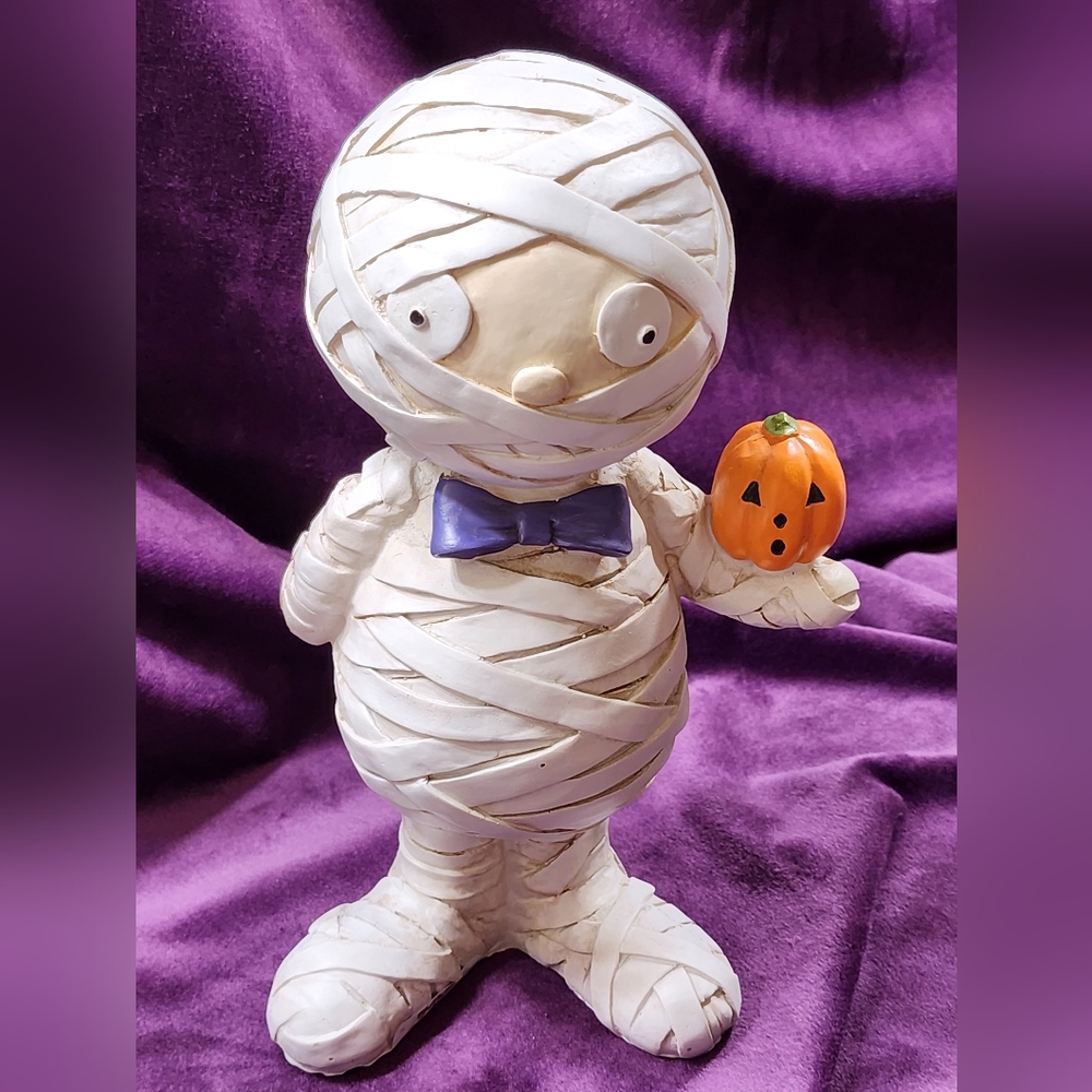 GUS the Mummy with Pumpkin Halloween Decor